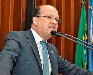 Se existe o aluno, figura do professor convocado não pode desaparecer, reage Barbosinha