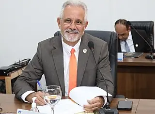 Vereadores livram Sergio Nogueira de cassação