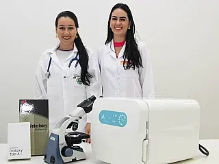 Professora e residente são premiadas em concurso nacional de veterinária