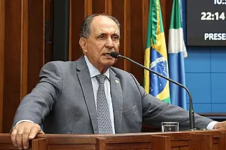 Zé Teixeira critica ratificação de imóvel rural em faixa de fronteira