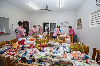 Unimed Dourados entrega mais de 1 tonelada de alimentos a instituições da cidade