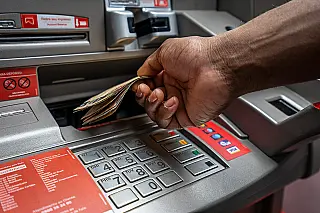 Servidores de Dourados recebem salários nesta terça-feira