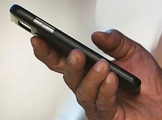 Anatel bloqueia celulares irregulares de 15 estados