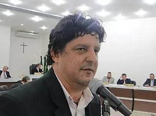 Prefeito de Naviraí favorece desvio de remédios, diz PF