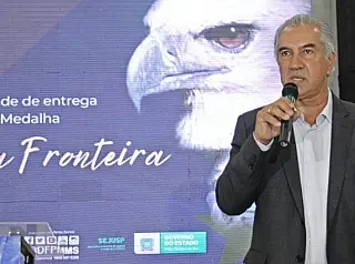 Em cerimônia de homenagens, Reinaldo confirma que vai entregar sede do DOF em janeiro