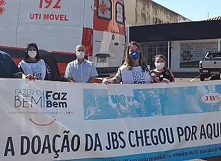 Dourados recebe ambulância doada pela JBS