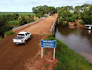 Ponte sobre o rio Dourados está concluída