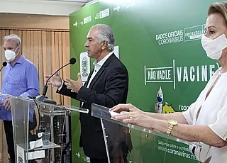 Reinaldo avalia crescimento da onda de Covid-19 e adota o ensino remoto no Estado