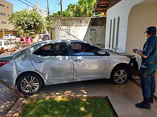 Carro desgovernado invade casa e mata irmã de ex-candidato a prefeito em Dourados