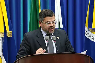 Mauricio solicita redutor de velocidade em cruzamento na Rua Eulália Pires
