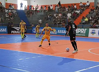 CREC/Juventude estreia com derrota no MT