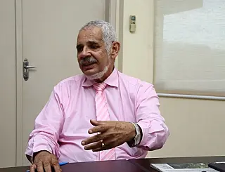 Prefeitura volta atrás e mantém pagamento de salários dos professores em abril