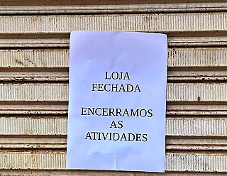 Dívidas acumuladas e comércio online fecham Casas Bahia