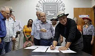 Governo fortalece parcerias e leva obras de infraestrutura para Japorã e Corguinho
