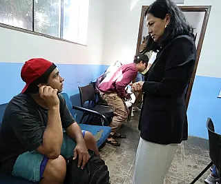 Dourados ajuda venezuelanos que procuram informações