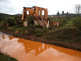 Três anos depois, sai acordo com desabrigados pelo rompimento de barragem em Minas