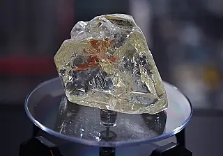 Governo leiloa por US$ 6,5 milhões diamante da paz encontrado em Serra Leoa