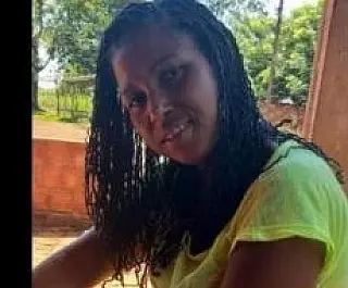 Mulher discute com homem enquanto bebia e é assassinada com 4 facadas