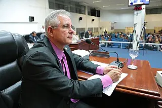 Sérgio Nogueira solicita serviços nos bairros Estrela Verá, Jardim América e Jardim João Paulo II
