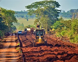 Governo do Estado inicia pavimentação na MS-477 em Dourados