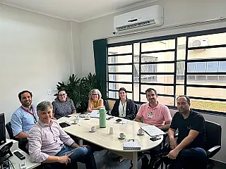 Diretora da Ebserh conhece ações do HU