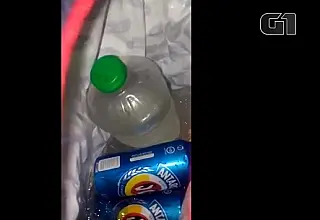 PMs levam cerveja em bolsa térmica no Carnaval do Rio