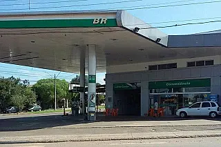 Turista argentino esquece mulher em posto de gasolina no RS