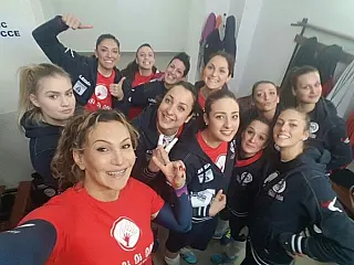 Transexual brasileira quebra barreiras e joga entre as mulheres na Itália