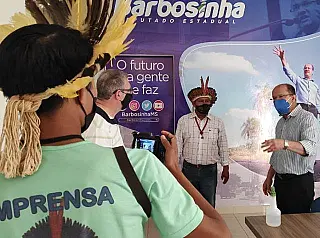Barbosinha recebe pedido de socorro e intervém com ministra por distribuição de água nas aldeias