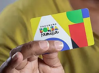 Caixa paga beneficiários de final 2