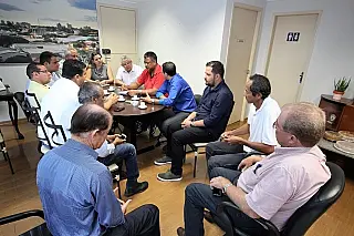 Vereadores recebem deputado estadual João Grandão para discutir ações para Dourados