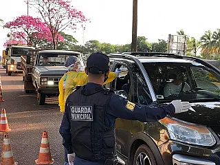 Guarda Municipal prende um, fecha comércio irregular e inspeciona 9.500 pessoas