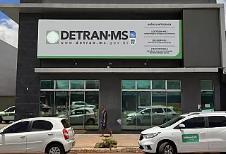 Agência do Detran abre até 11h na segunda-feira