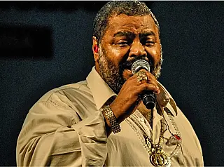 Sambista Arlindo Cruz respira sem ajuda de aparelhos, mas estado é grave