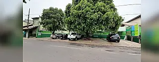 Mulher morre e homem fica gravemente ferido após carro capotar na MS-166