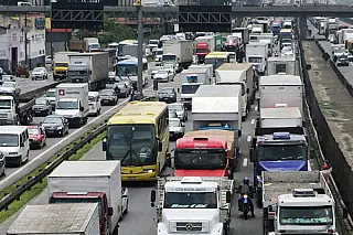 Junho é mês de licenciar veículos com placas terminadas em 4 e 5 no MS