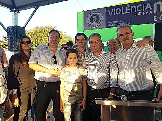 Reinaldo atende reclamo de moradores e anuncia novos trechos de asfalto em Dourados