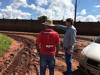 Silas confere situação de sitiocas após chuvarada em Dourados