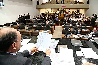Na ultima sessão do ano na Assembleia oposição vota projeto do Executivo