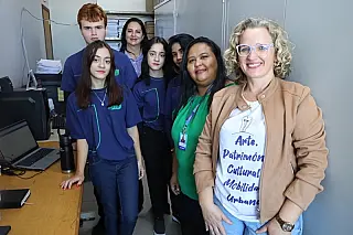 Alunos visitam acervo da Câmara de Dourados