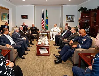 Membro da comitiva de Bolsonaro, Nelsinho Trad faz palestra em Miami