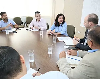 Prefeita pleiteia novas linhas de financiamentos com o BNDES