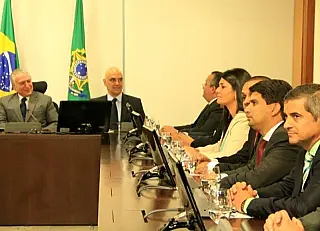 Rose consegue presença permanente das Forças Armadas em MS