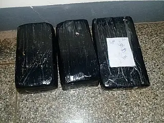 Mulher é presa após receber mala de cocaína no pátio do shopping China