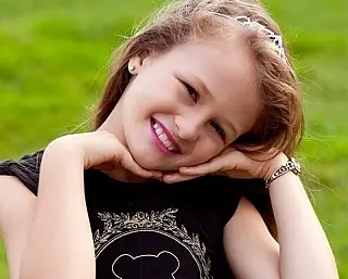 Garota de Ivinhema representa MS em concurso fashion