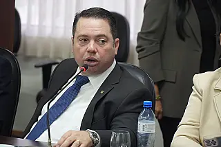 Rodolfo aprova pedidos de explicações a ministros