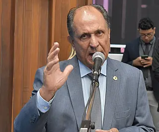 Zé Teixeira trabalha para fortalecer saúde e segurança