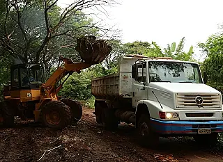 Operação limpeza: Semsur retira mais de 300 caminhões de lixo na Via Parque