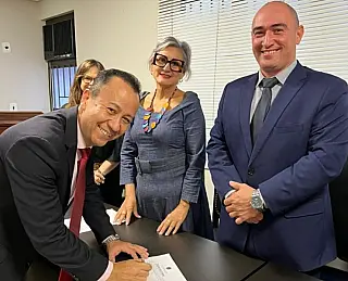Azuma assume Secretaria Nacional