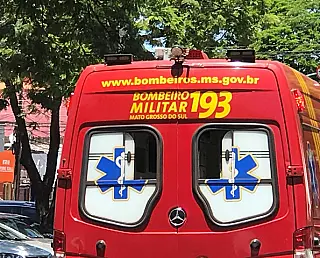 Motociclista morre atropelado por ônibus